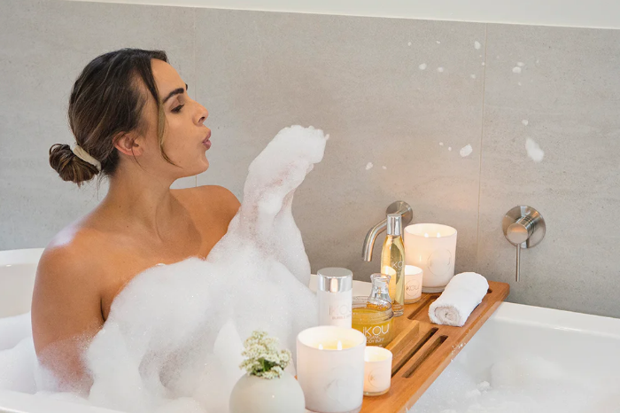Por que mulheres gostam mais de bombas de banho do que homens?